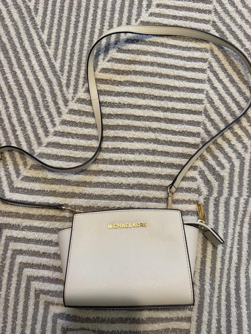 Michael Kors - crossbody purse